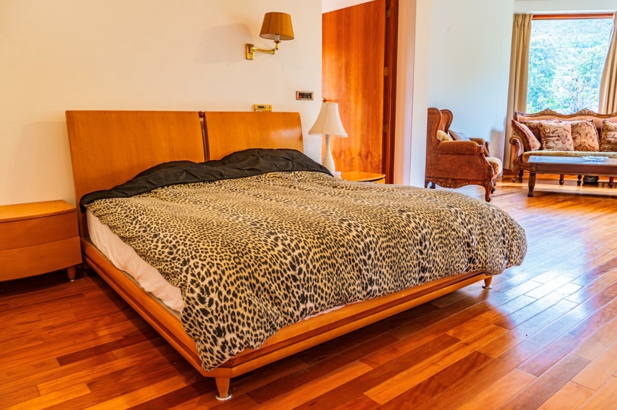 9 Bedroom Property for Sale in Bishopscourt Western Cape